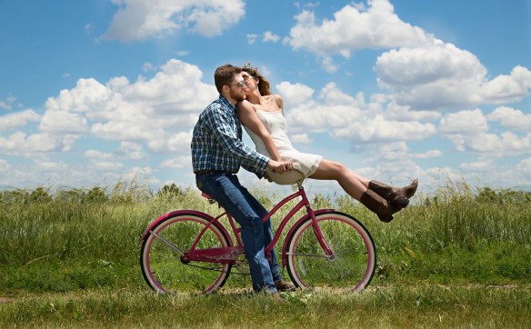 engagement-1718244_1920